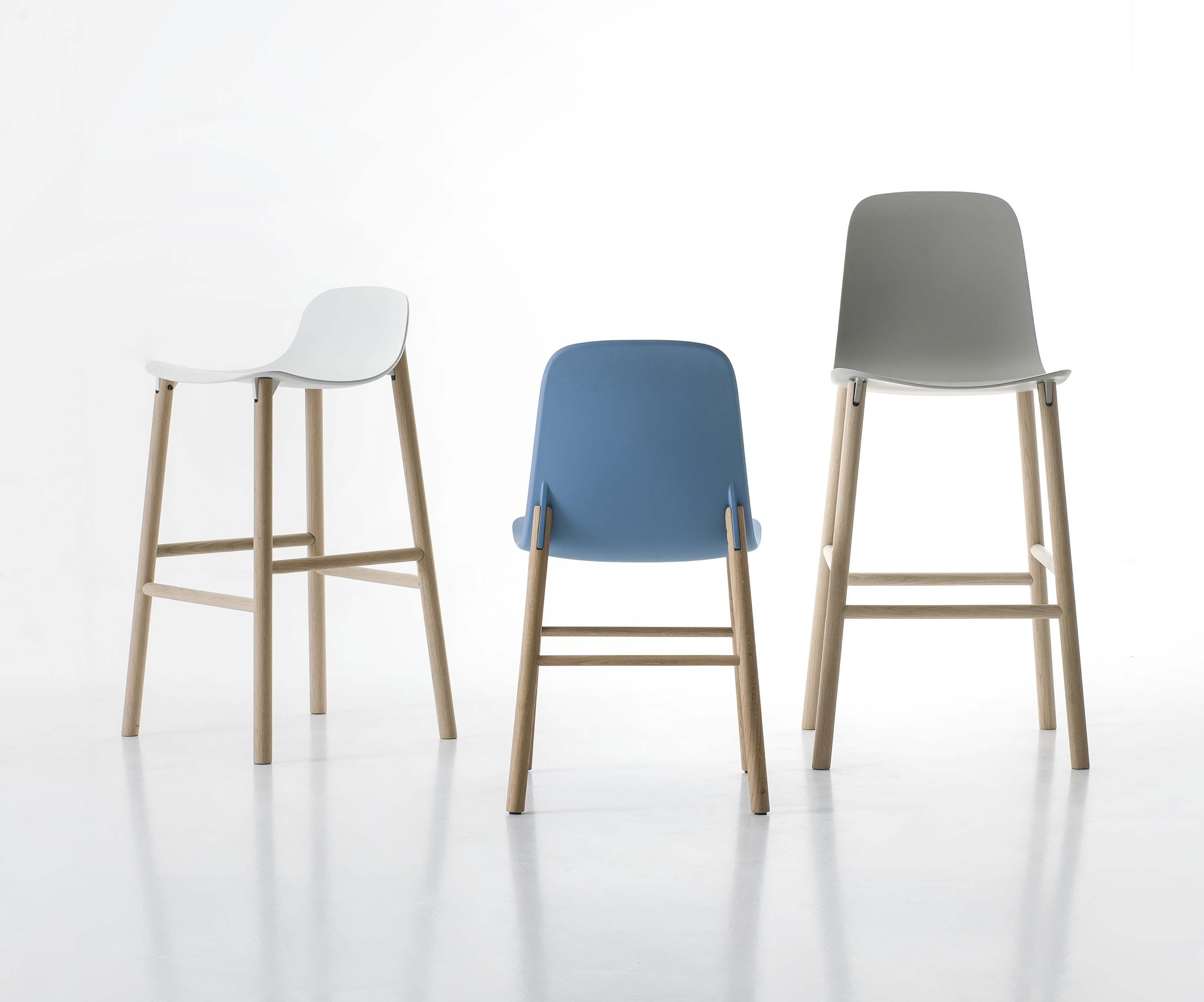 sharky stool by neuland, eva paster and michael geldmacher for kristalia.